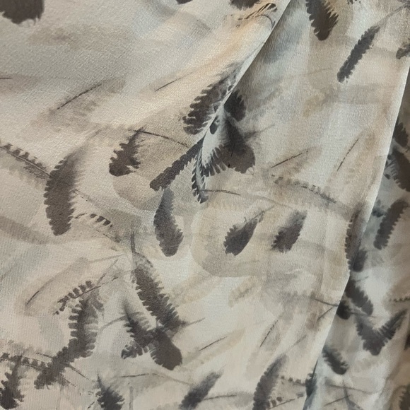 Club Monaco dress 100 % Silk - Picture 2 of 5